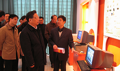 福建省省長(zhǎng)黃小晶一行視察虹潤(rùn)科技園